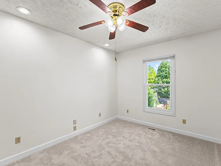 78 Auburn Ave — Photo 24
