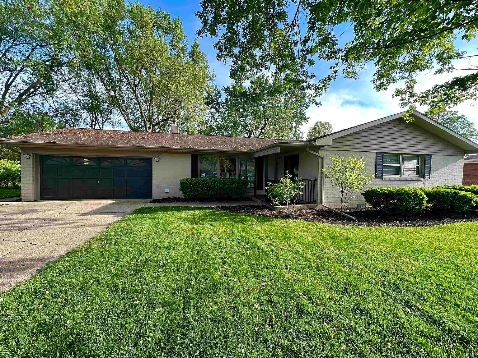 811 Melody Ln photo 1
