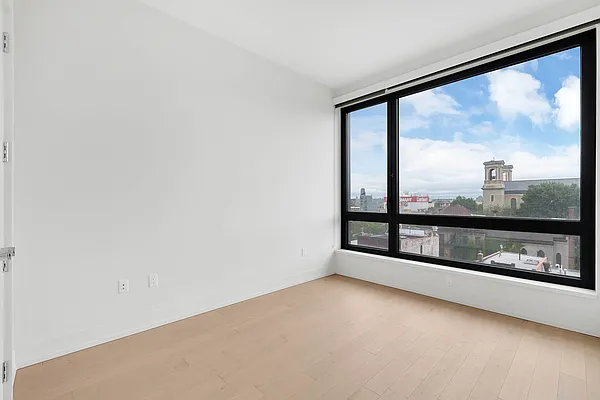 Rented by Bond New York | media 4