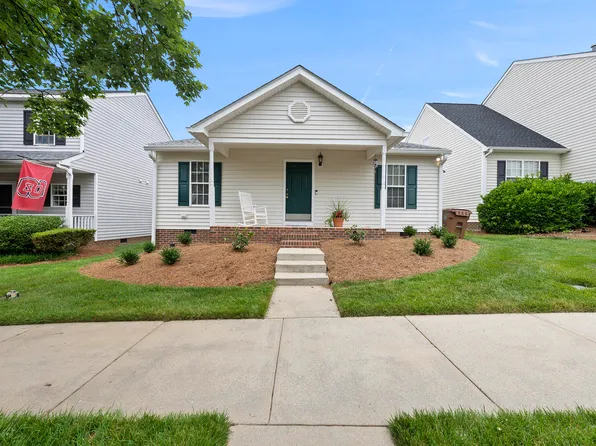 133 Danesway Dr, Holly Springs, NC 27540