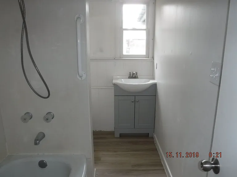 910 King St — Photo 8