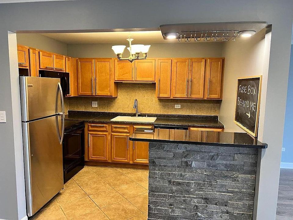 1st image of 448 E Osage Ln APT 3B