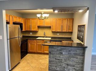 448 E Osage Ln APT 3B, Palatine, IL 60074
