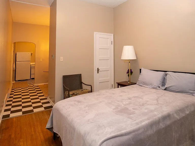 127 E Lincoln St #4 — Photo 5