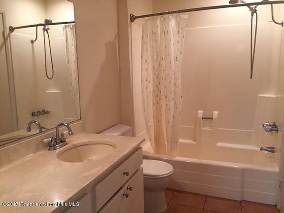 5th image of 480 Rosemont Ave