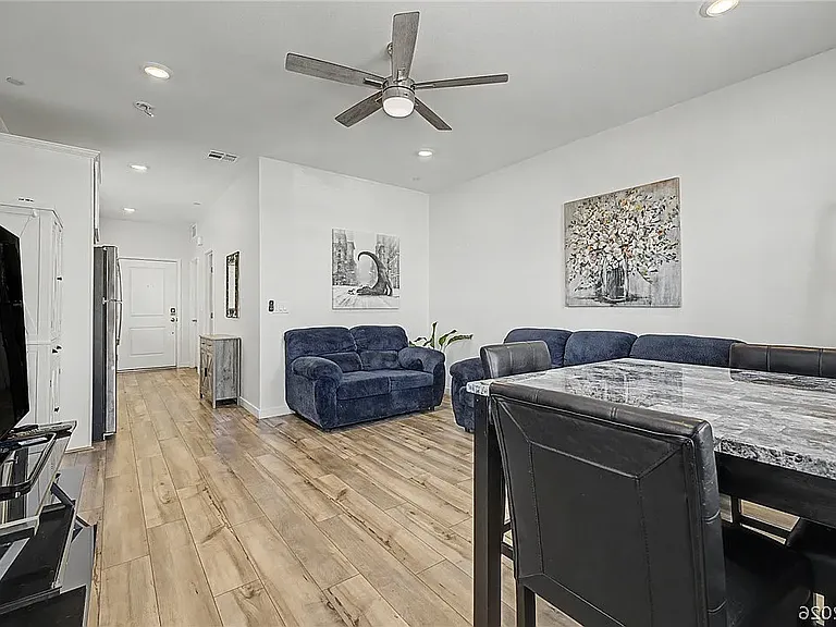 481 Daphne Ter — Photo 25
