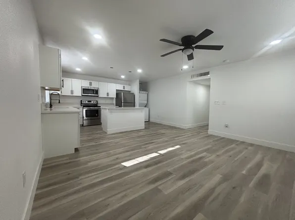 724 N 9th St #3, Las Vegas, NV 89101