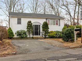 14 Woodside Ave, West Warwick, RI 02893