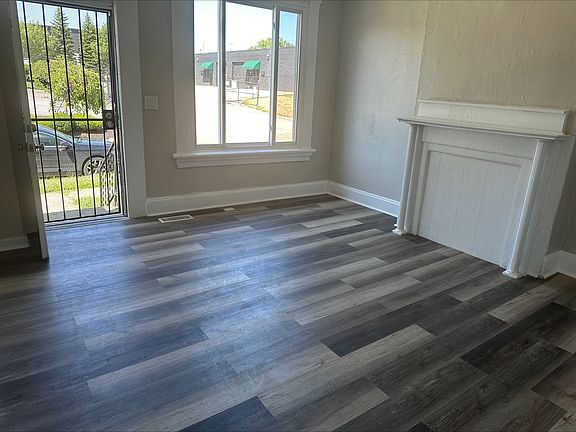 3rd image of 521 E Starr Ave
