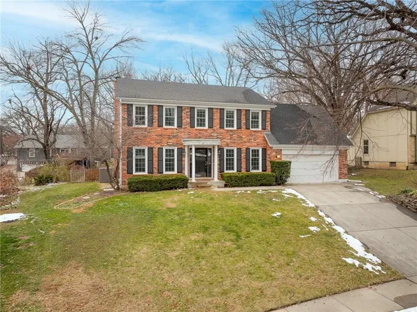 11722 W 101st Ter, Overland Park, KS 66214