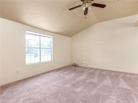 5th image of 3014 Carrol Dr