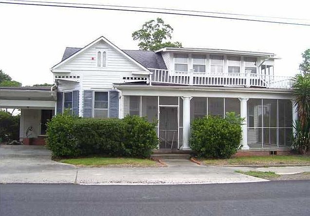 1st image of 604 Lewis St