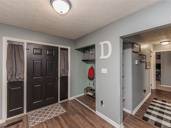2nd image of 2494 Sherwood Dr