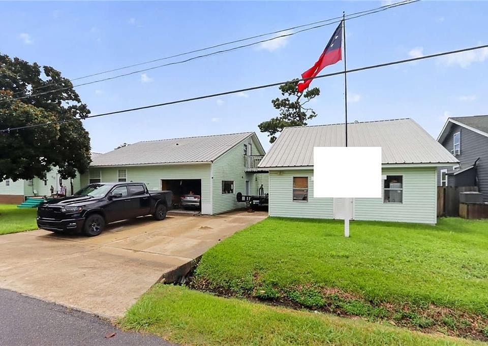 1st image of 557 Clayton Dr