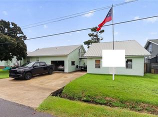 557 Clayton Dr, Norco, LA 70079
