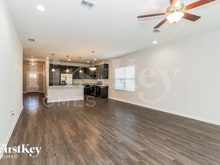3241 Bowden Rd S — Photo 2