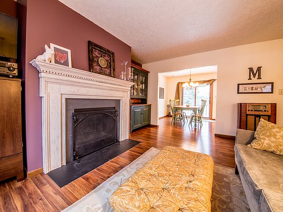 5th image of 283 Gentlewind Dr