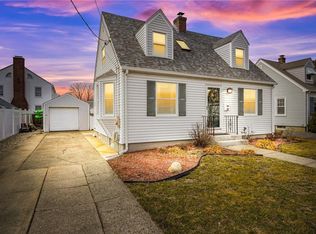213 Woodhaven Rd, Pawtucket, RI 02861