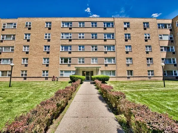 6161 N Hoyne Ave APT 214, Chicago, IL 60659