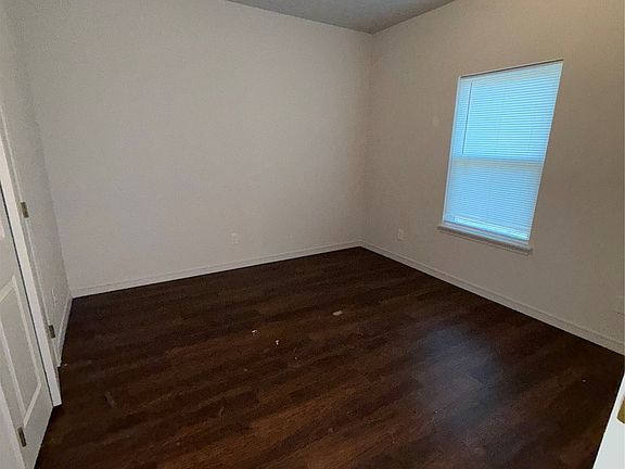 2nd image of 1342 N Waco Ave