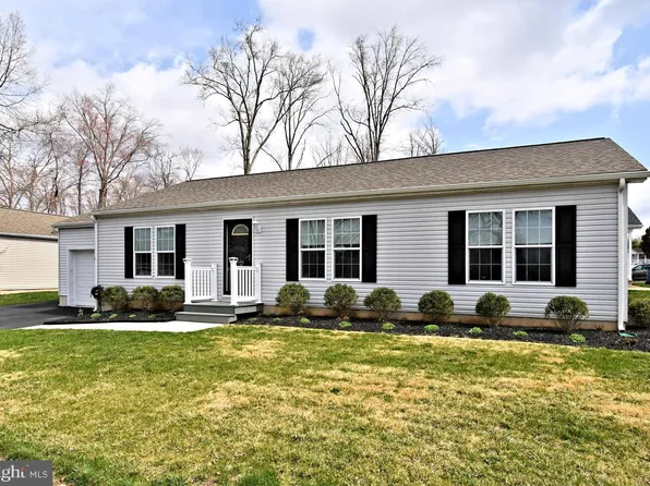 176 Hemlock Dr, Doylestown, PA 18901