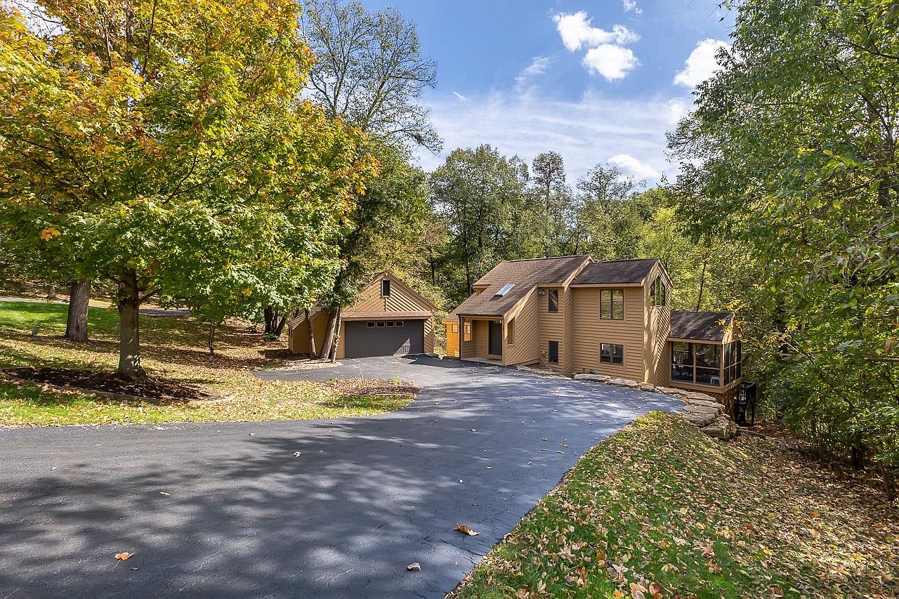 22 Southridge Dr, Galena, IL 61036 MLS 202305794 Zillow