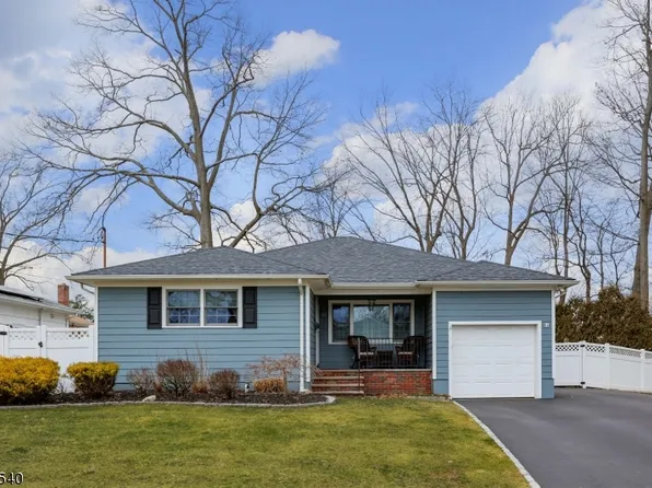 54 Nassau St, Clark Twp., NJ 07066