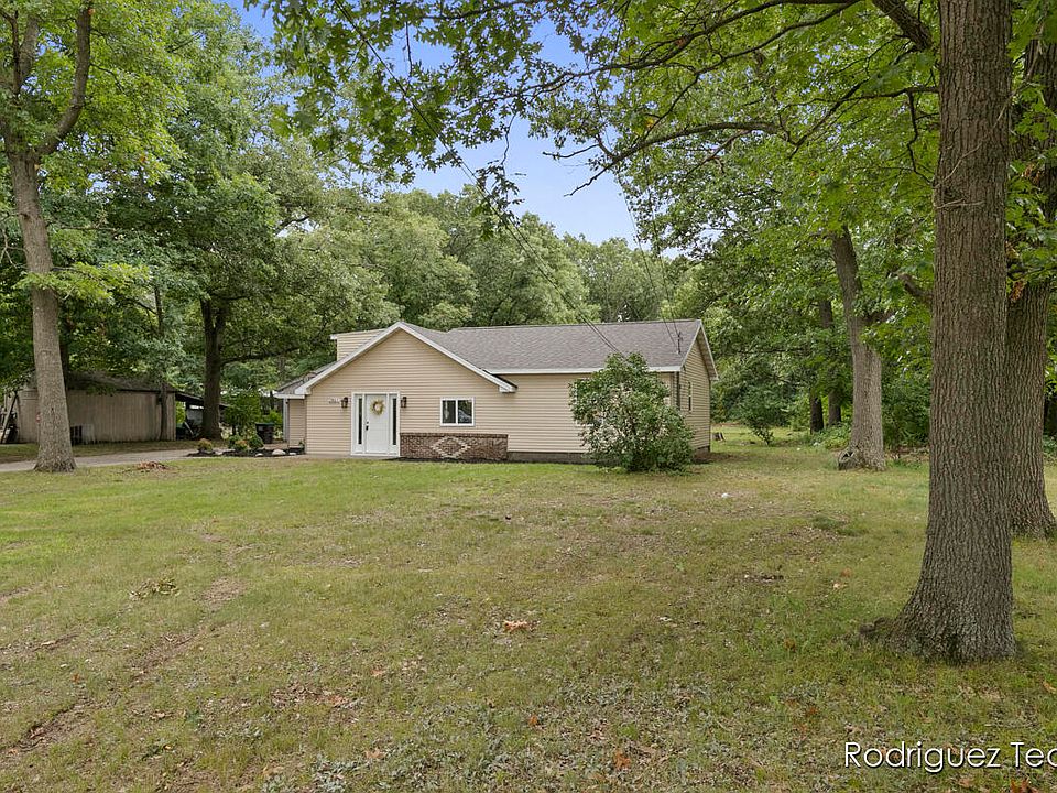 2861 Macarthur Rd, Muskegon, MI 49442 | Zillow