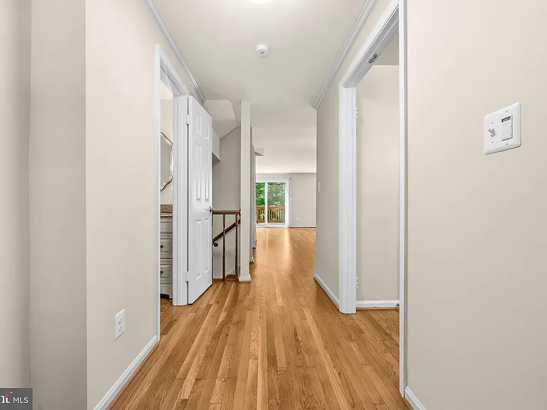 8931 Park Forest Dr — Photo 5