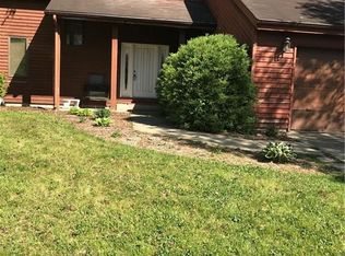 3830 Oriole Dr, Columbus, IN 47203
