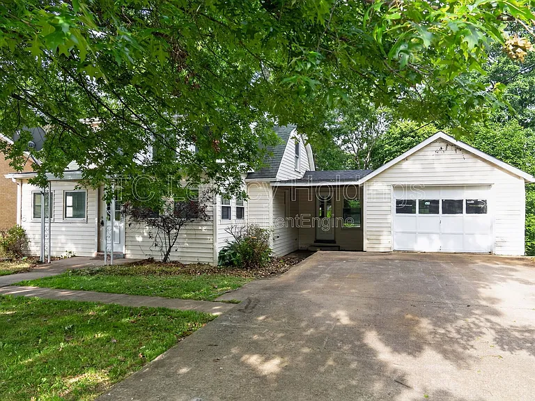 192 Fairmor Dr — Photo 2