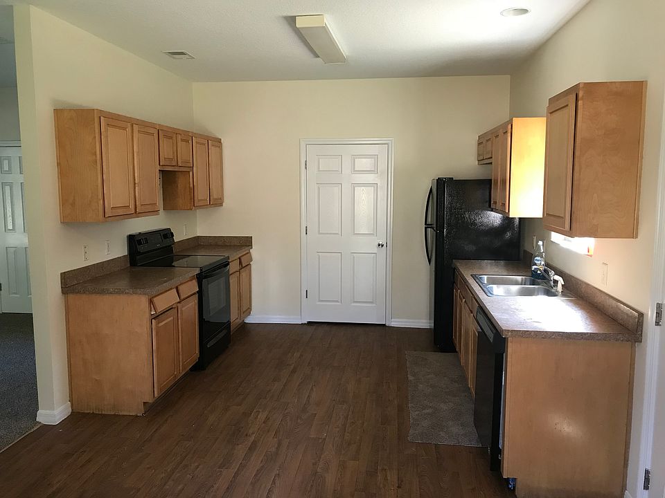 1st image of 118 SW Gardenia Way