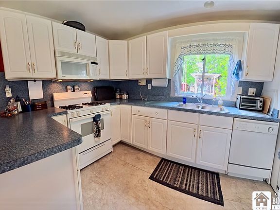 4th image of 2415 Lakeside Dr