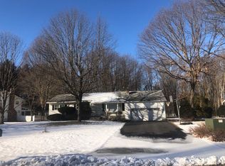 23 Northwood Dr, Malta, NY 12020