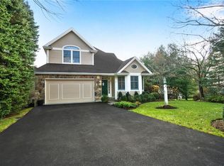 10 Juniper Ct, Armonk, NY 10504