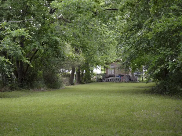 1306 Church St, Commerce, TX 75428