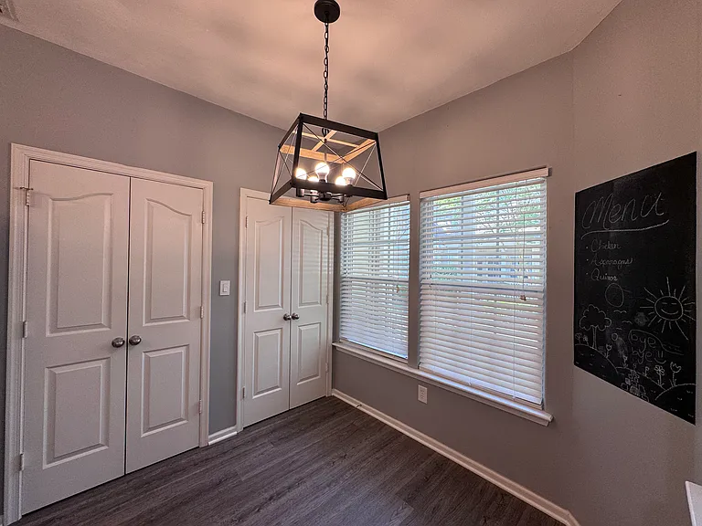 114 Ellis Dr — Photo 3