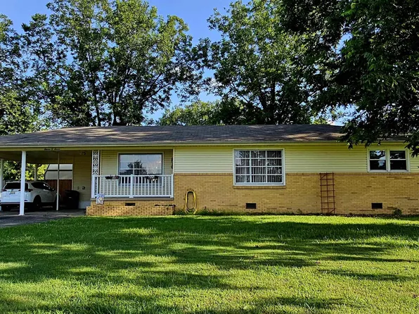 1107 Sandra St SW, Decatur, AL 35601