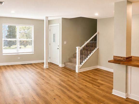 5th image of 13802 Seeley Ave