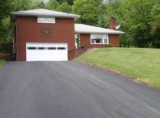 130 Margaret Dr, Beaver Falls, PA 15010