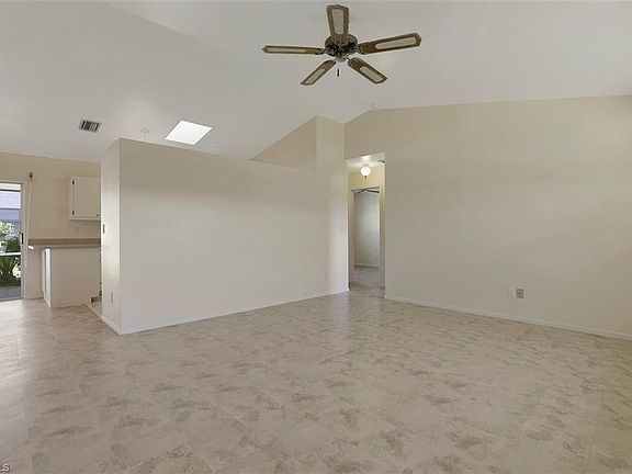 4th image of 925 SW 29th St