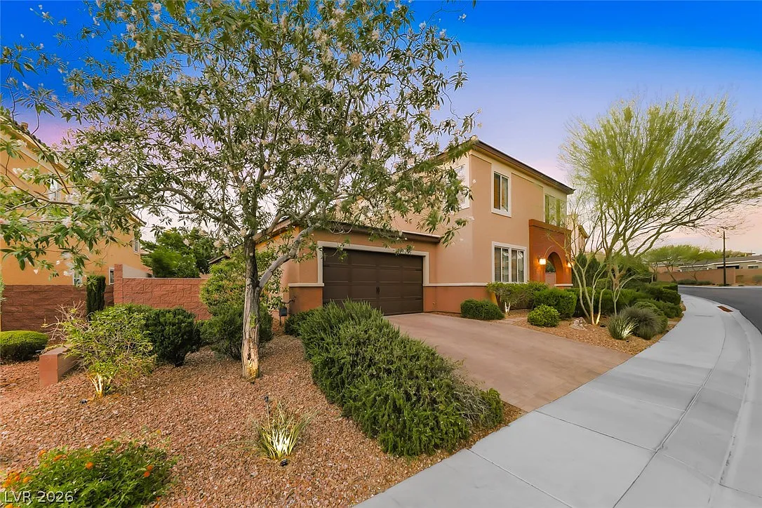 4 bed, 4.5 bath, 3210 sqft, $4,200 — Photo 2