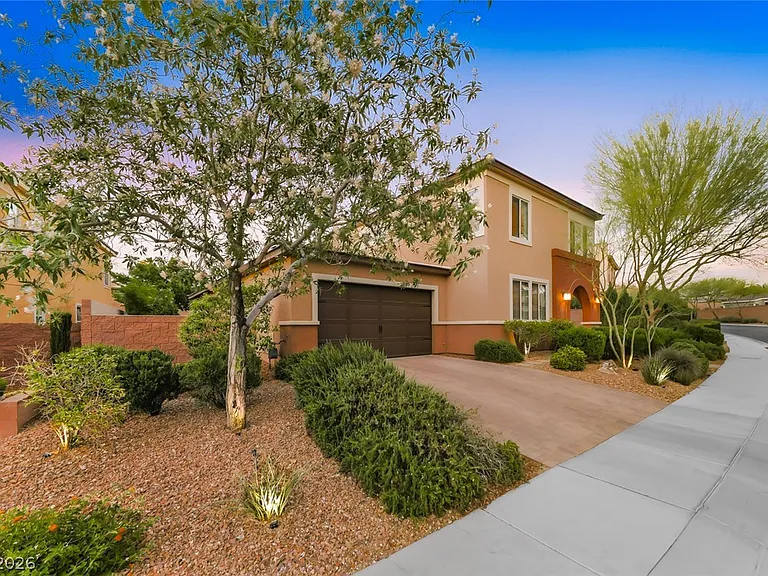 2534 Birch Hollow St — Photo 2