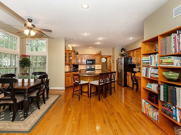 5th image of 3334 N 110th St