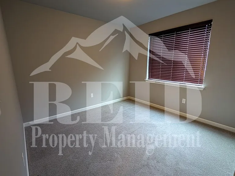 3887 Portside Dr — Photo 30