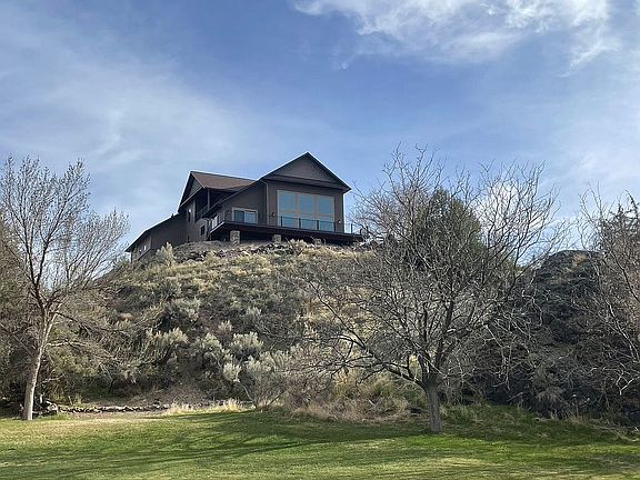 Brand New with Trex Deck