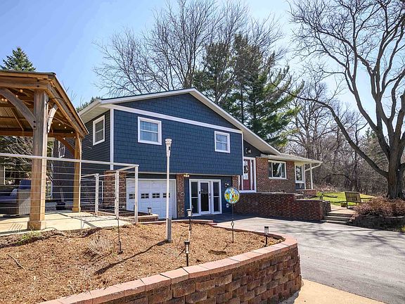 3rd image of W11057 Thistledown Dr