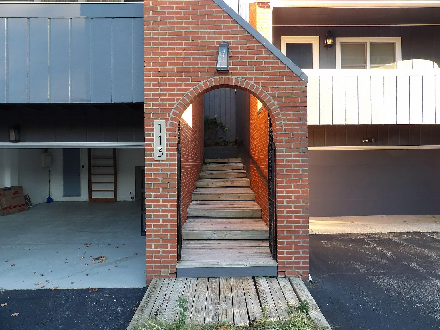3 bed, 2.0 bath, 2188 sqft, $2,250 — Photo 3