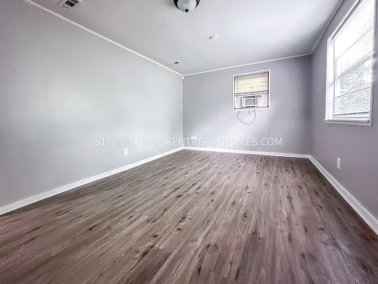 1316 Rayfield Dr — Photo 5