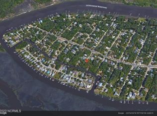 11 SW 26th St, Oak Island, NC 28465